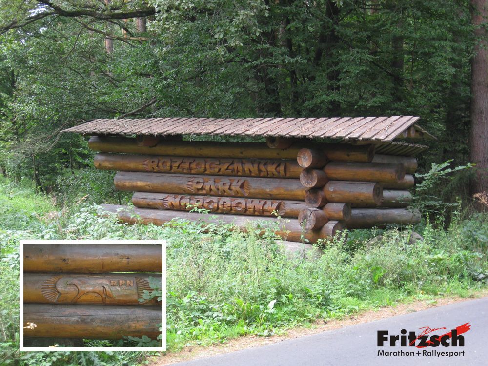 Eingangportal zum Rostotschien Nationalpark mit dem Wappentier Tarpan (ein kleines Waldpferd)